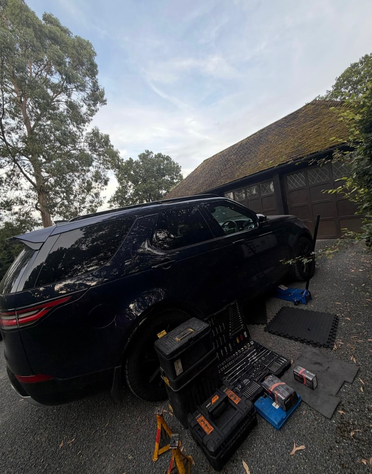 Front pads & discs replaced at home — reliable stopping power back on the road.